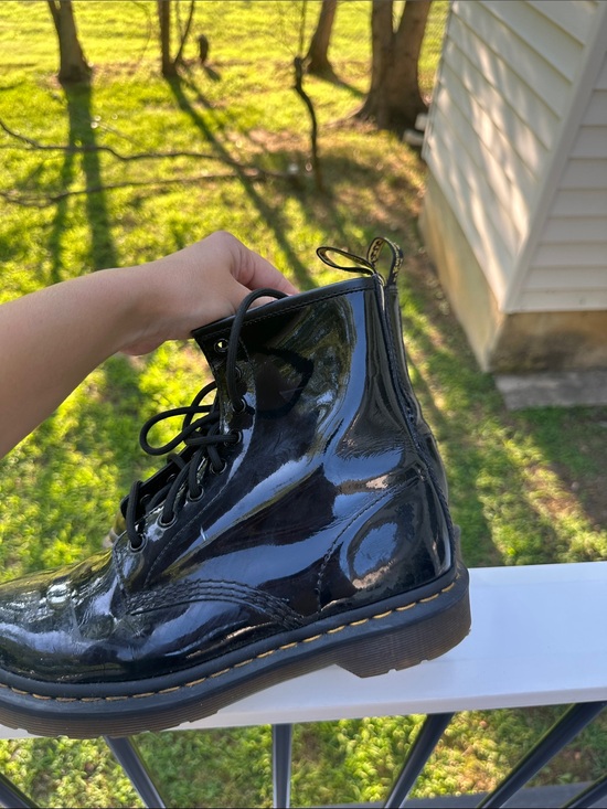 Dr Martens 1460 Black Patent Lamper Leather 8 Eye Combat